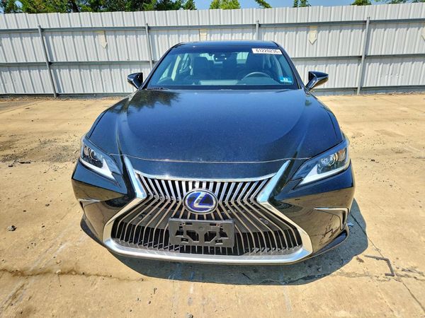 2020 LEXUS ES 300h Luxury