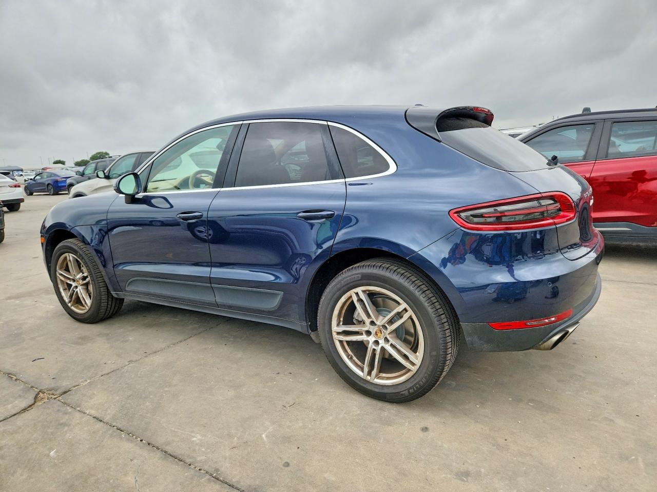 2016 PORSCHE MACAN