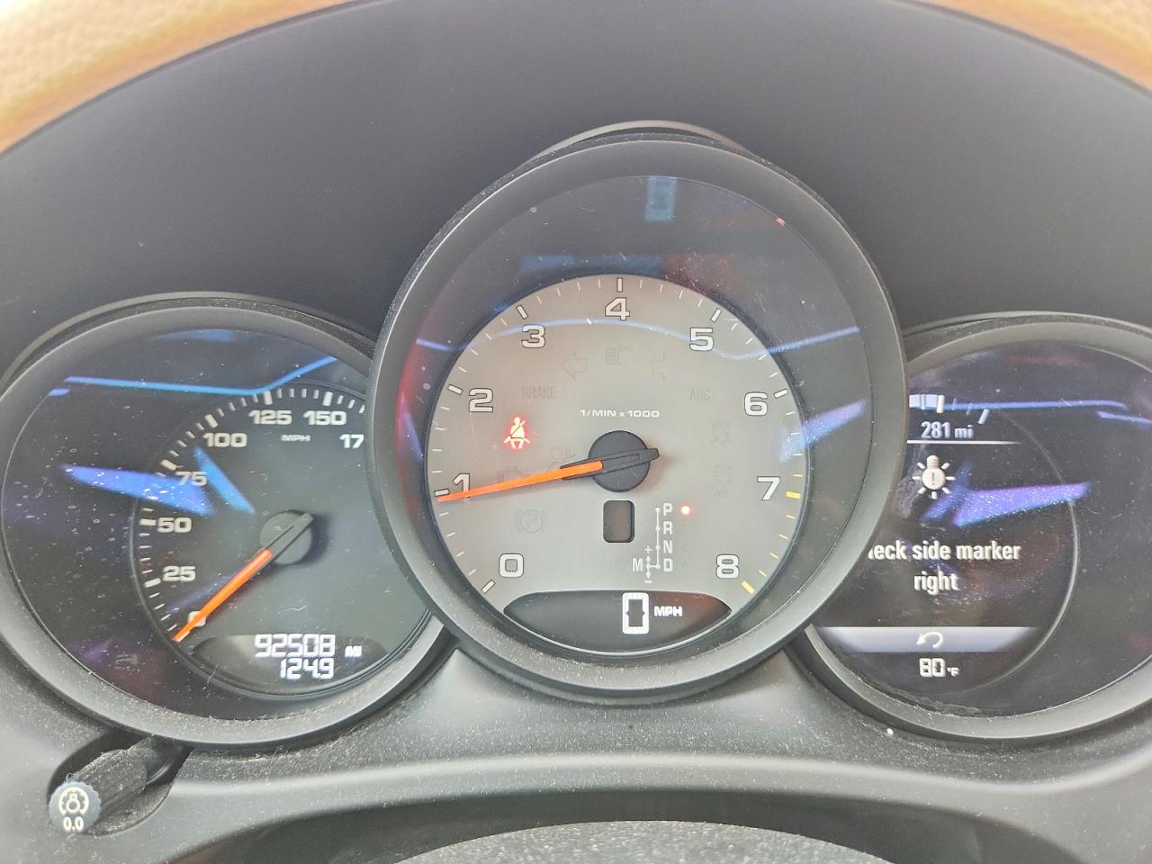 2016 PORSCHE MACAN