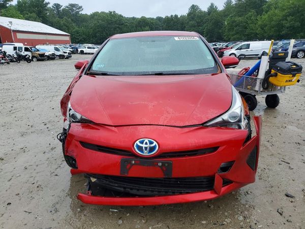 2016 TOYOTA PRIUS