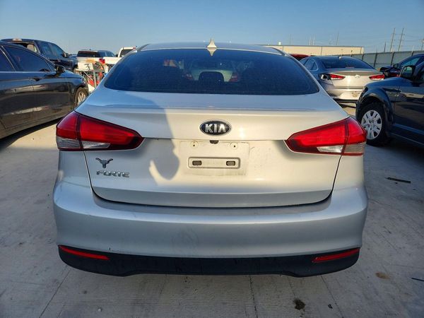 2017 KIA FORTE LX Base