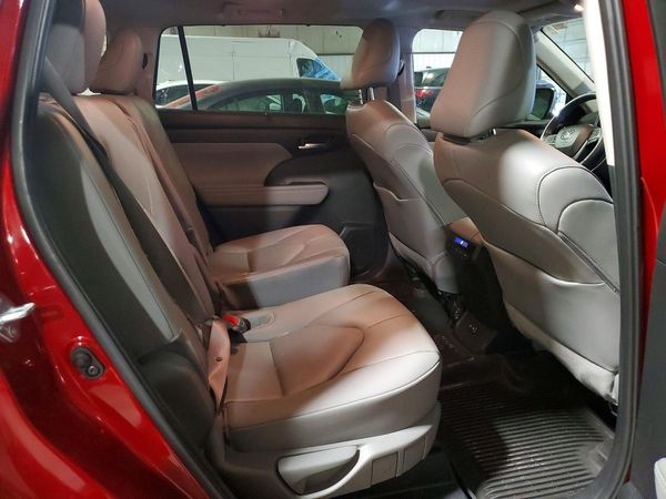 2024 TOYOTA HIGHLANDER