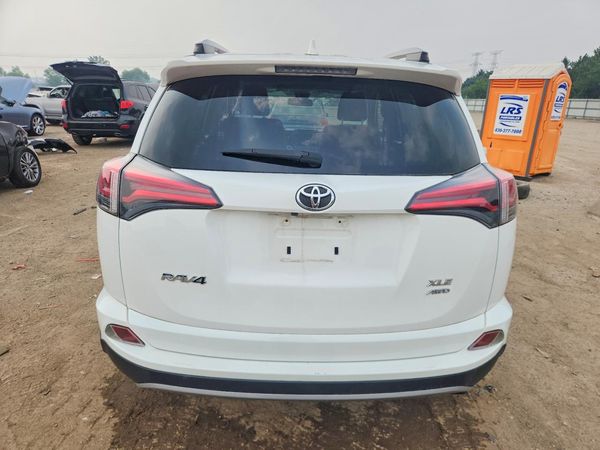 2018 TOYOTA RAV4 Adventure/XLE