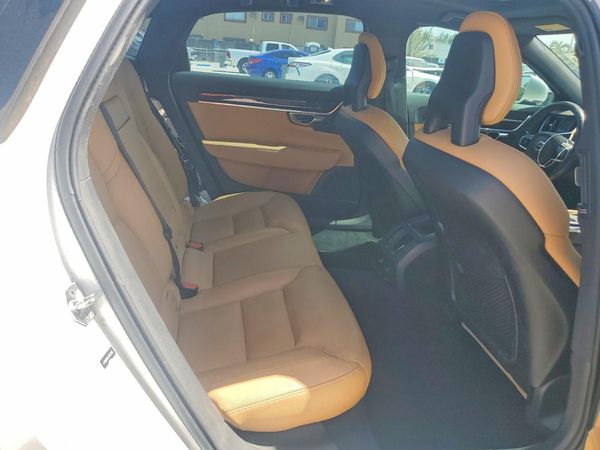 2018 VOLVO S90 Momentum