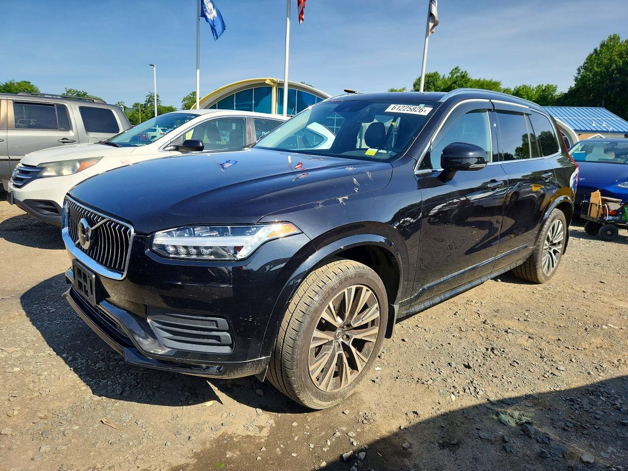 2020 VOLVO XC90 Momentum