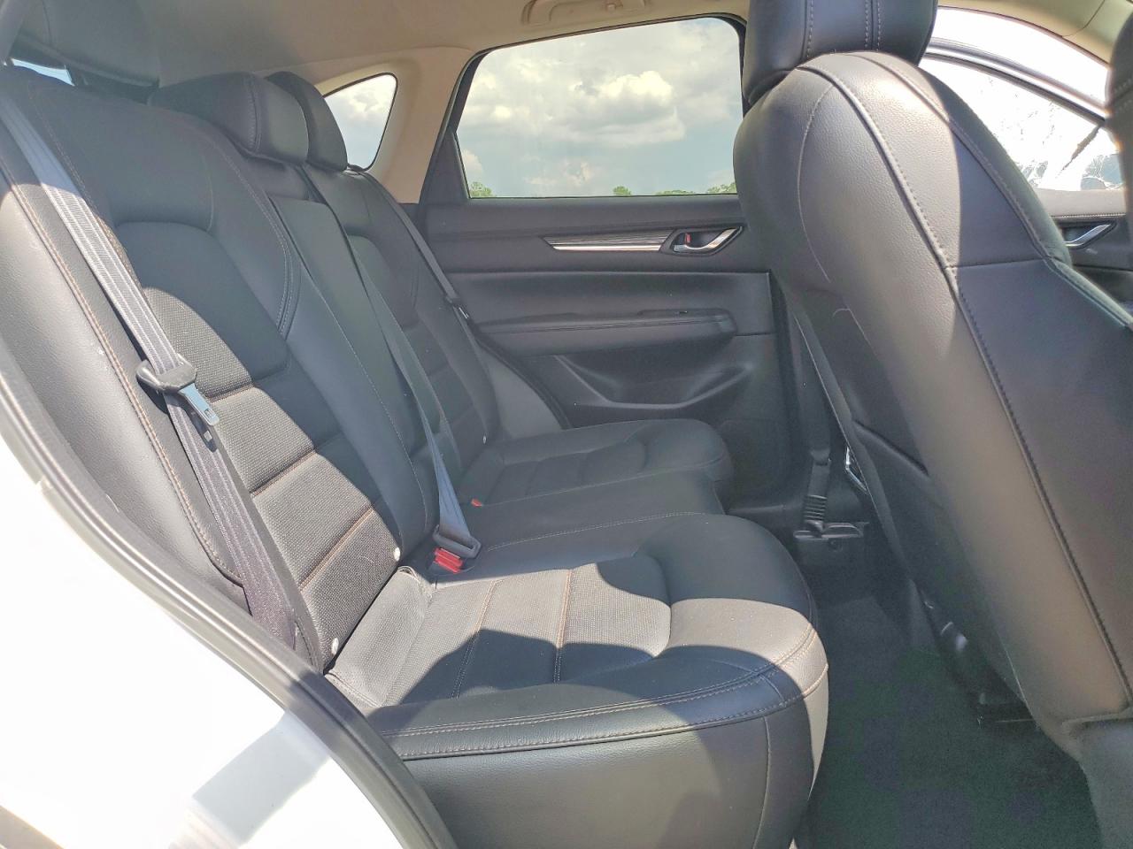 2022 MAZDA CX-5 Premium Package