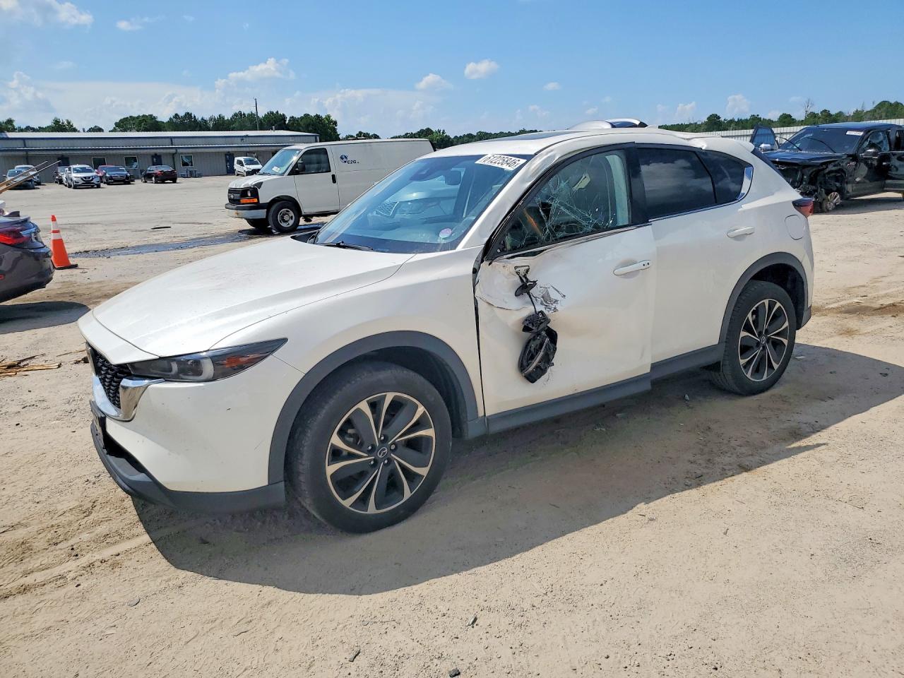 2022 MAZDA CX-5 Premium Package