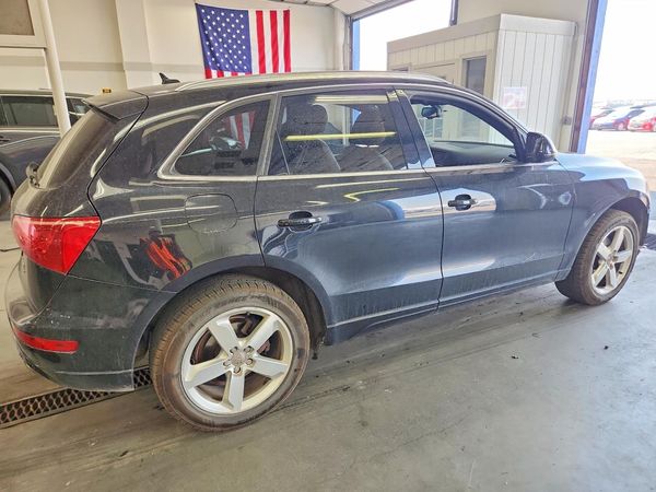 2012 AUDI Q5 Premium Plus