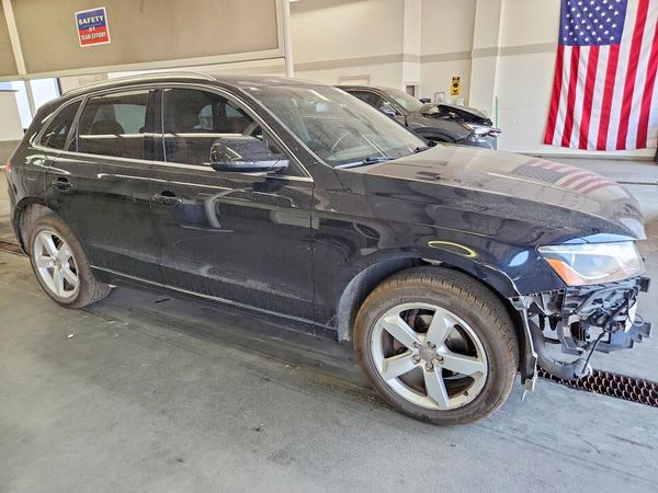 2012 AUDI Q5 Premium Plus