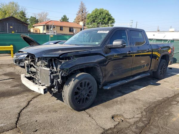 2022 TOYOTA TUNDRA SR5
