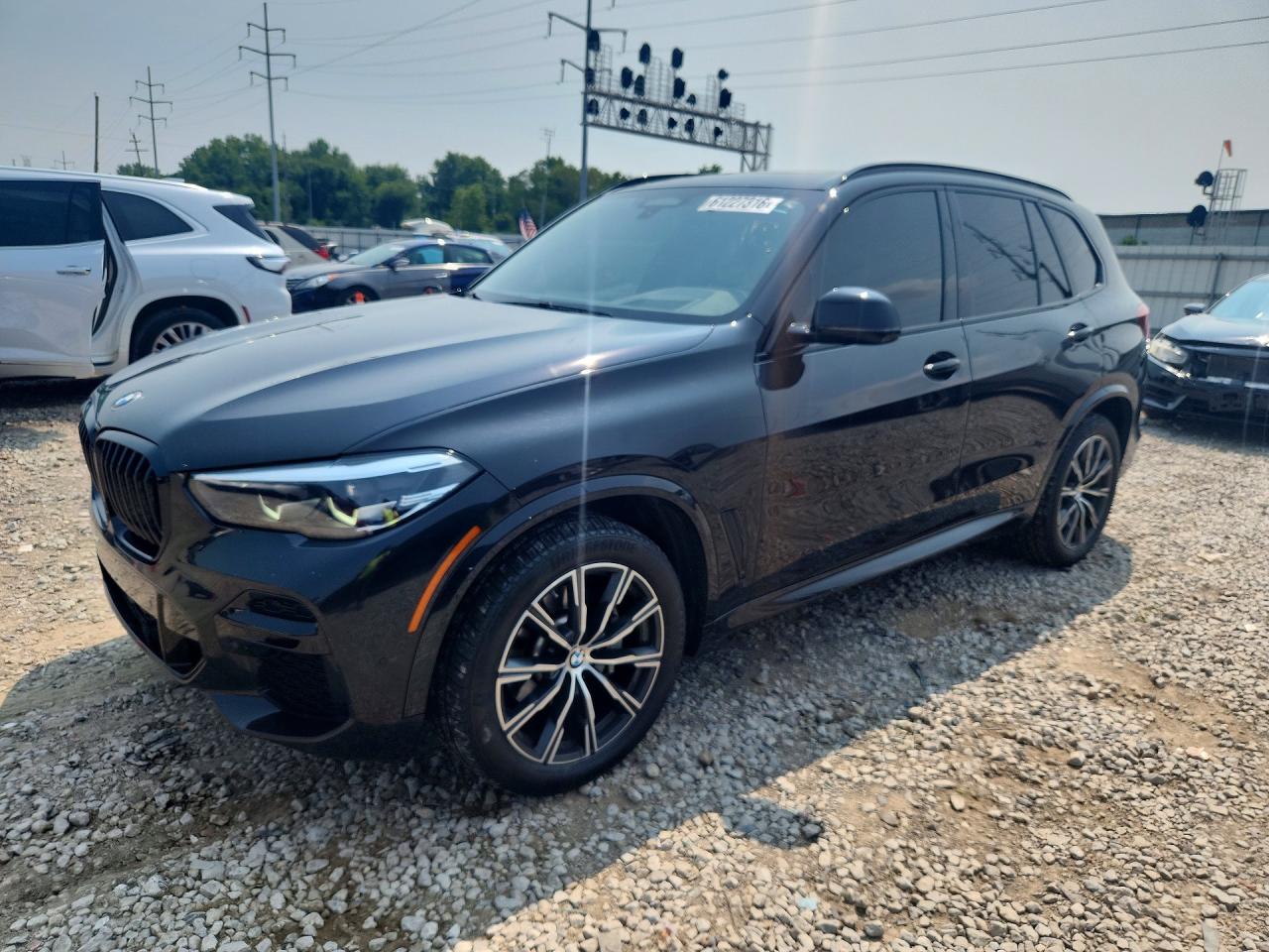 2022 BMW X5 xDrive40i — Front 3/4