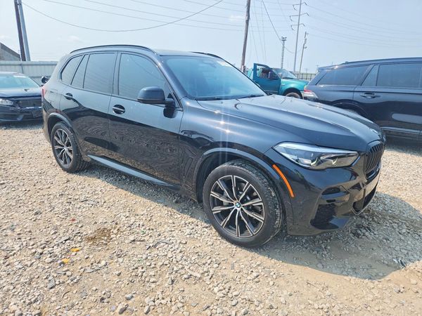 2022 BMW X5 xDrive40i — Passenger 3/4