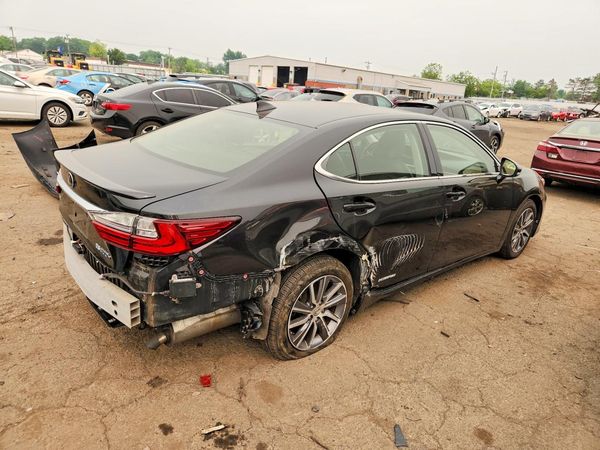 2016 LEXUS ES