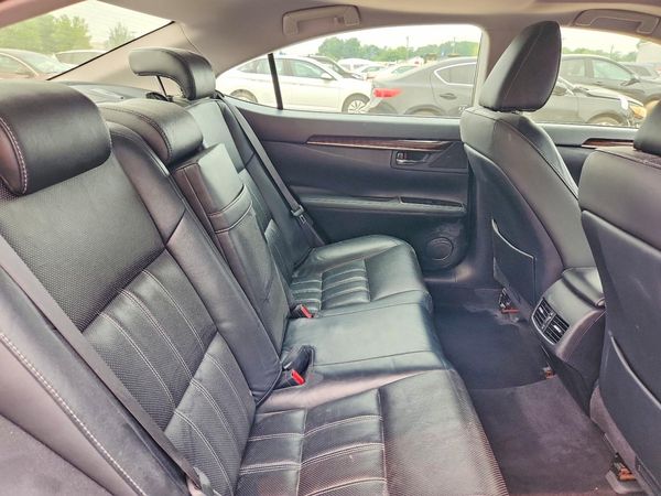 2016 LEXUS ES