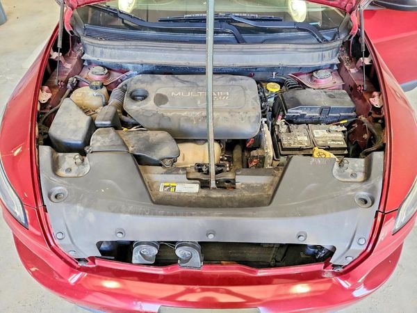 2014 JEEP GRAND CHER Sport — Engine bay