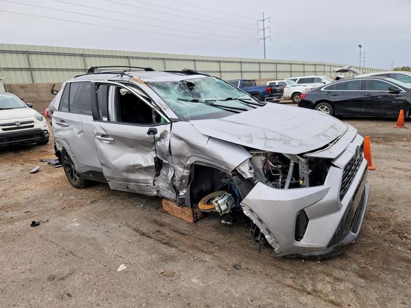 2024 TOYOTA RAV4 SE
