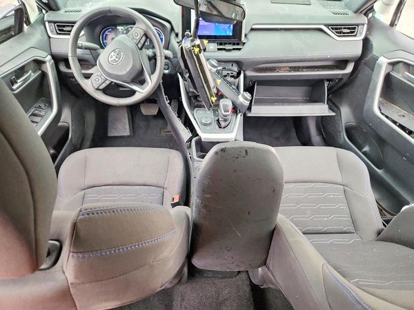 2024 TOYOTA RAV4 SE