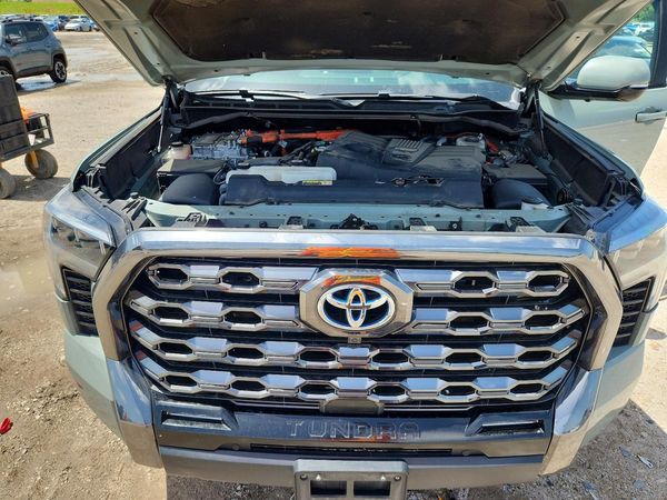 2024 TOYOTA TUNDRA