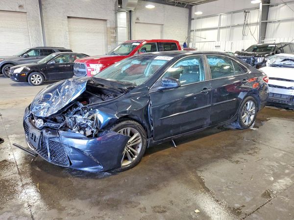 2016 TOYOTA CAMRY