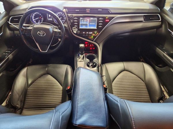 2018 TOYOTA CAMRY