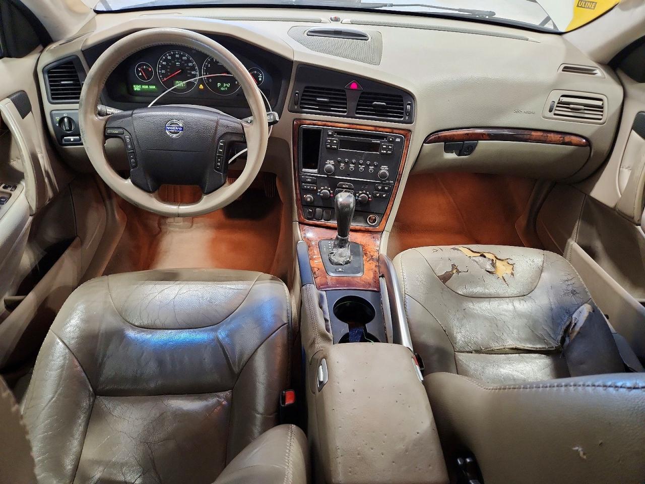 2005 VOLVO XC70