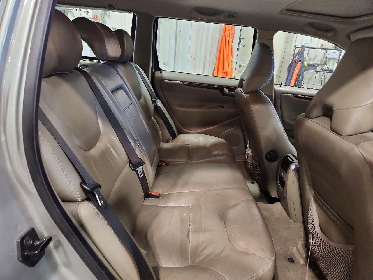 2005 VOLVO XC70