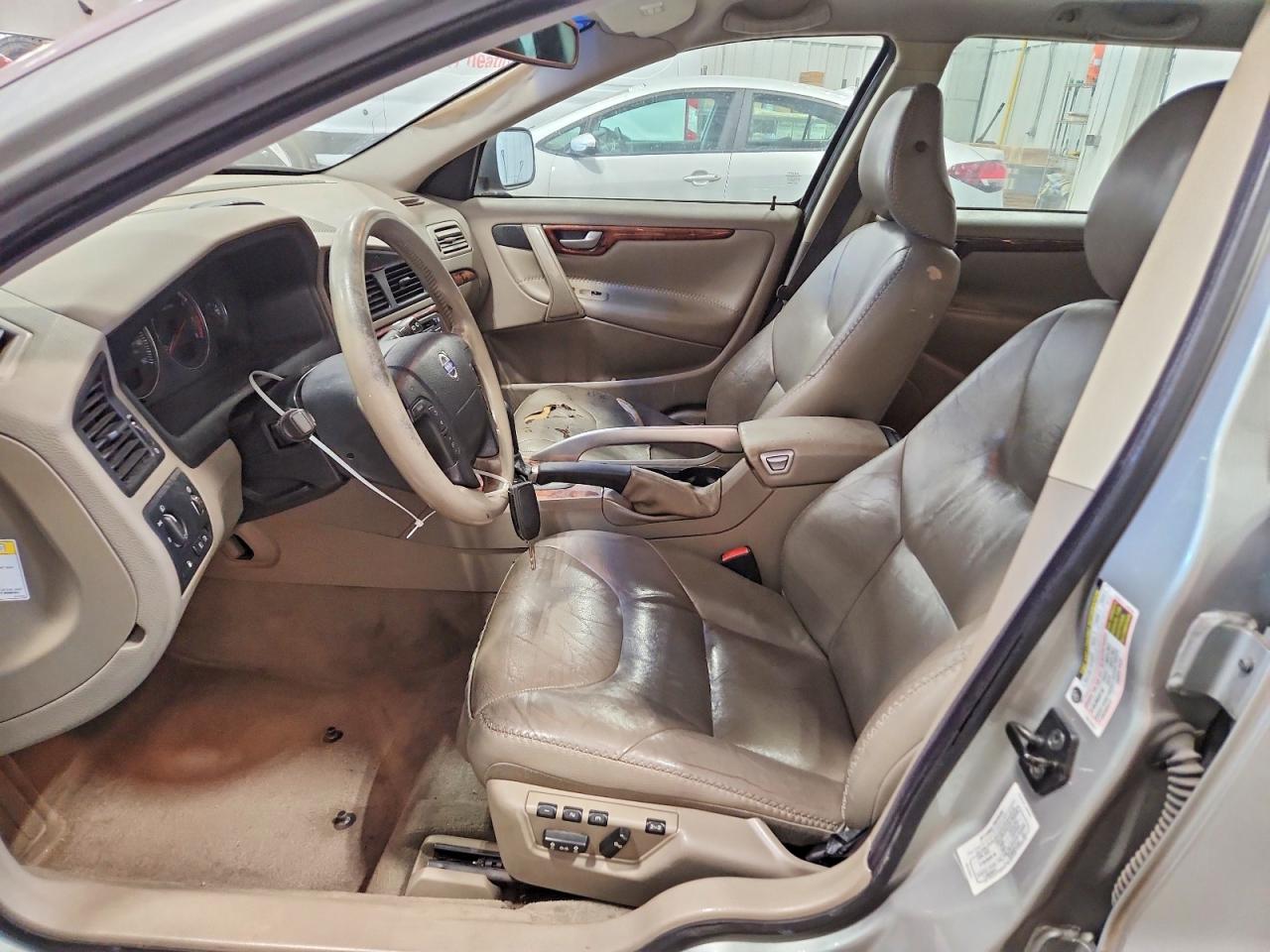2005 VOLVO XC70