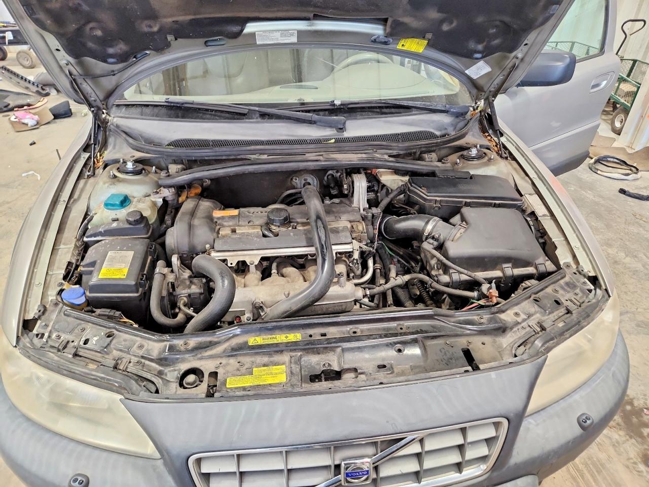 2005 VOLVO XC70