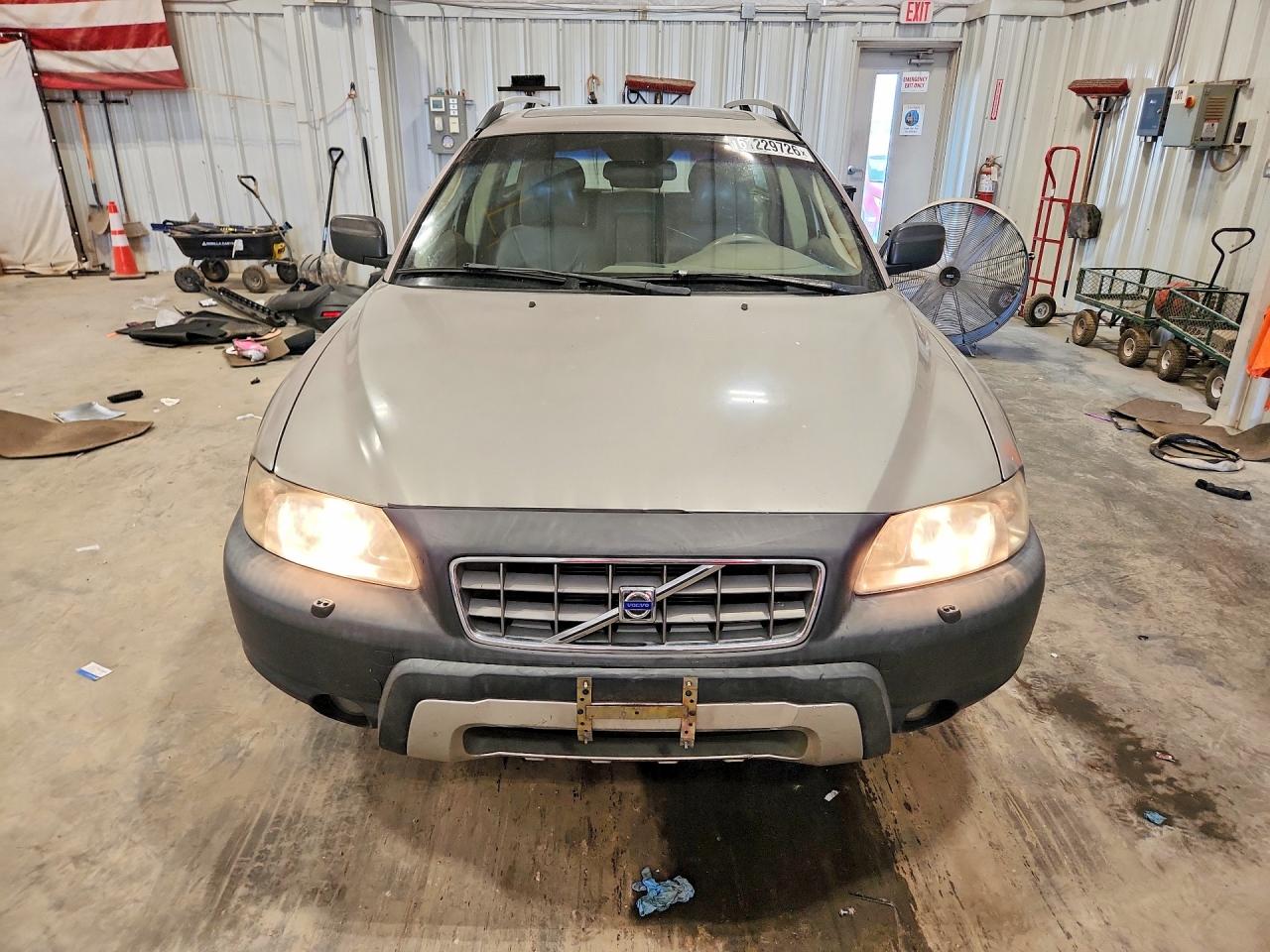 2005 VOLVO XC70