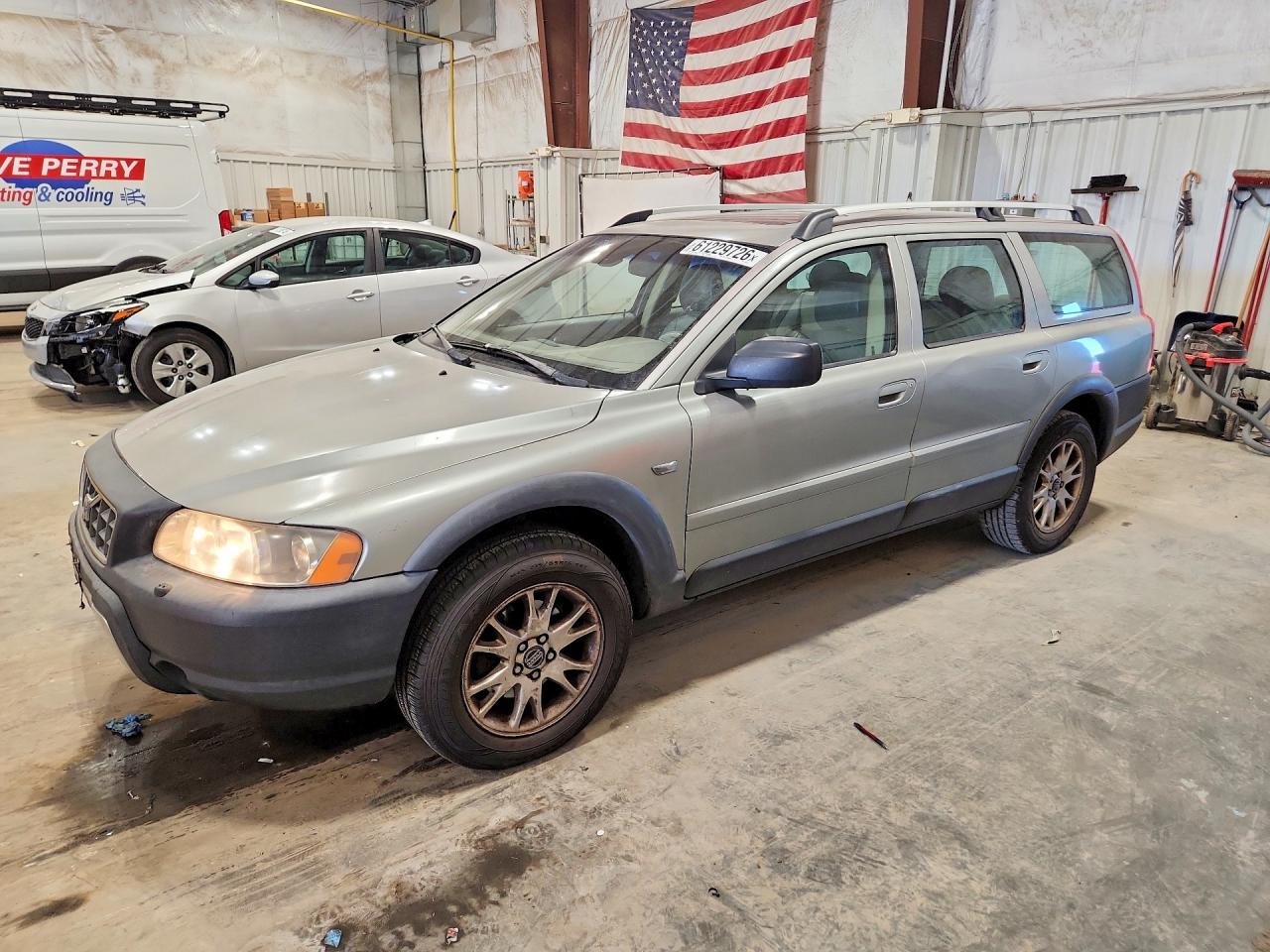 2005 VOLVO XC70