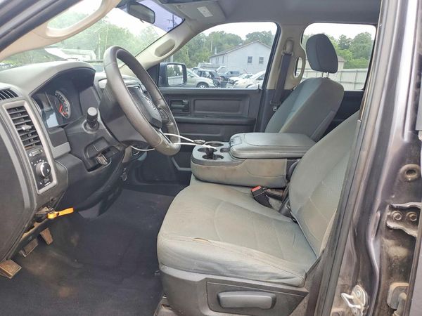 2018 RAM 1500 ST QUAD CAB 4X4