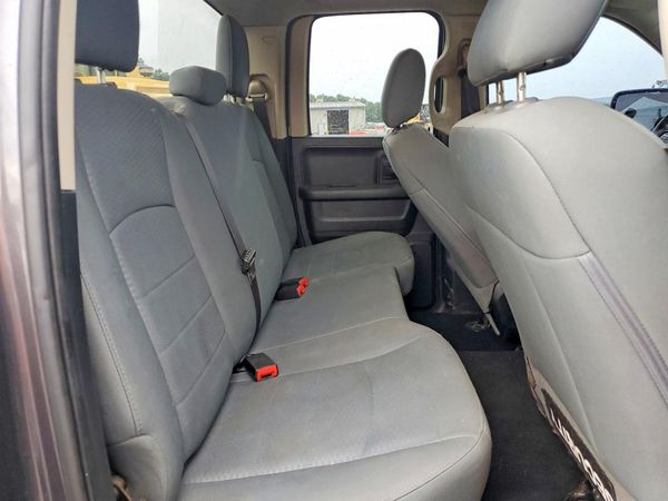 2018 RAM 1500 ST QUAD CAB 4X4
