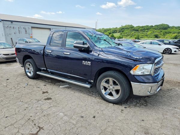 2018 RAM 1500 SLT QUAD CAB 4X2
