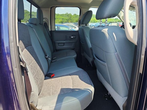 2018 RAM 1500 SLT QUAD CAB 4X2