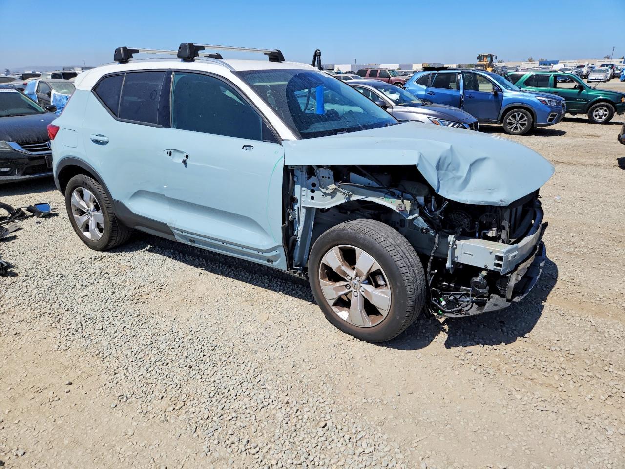 2019 VOLVO XC40 Momentum