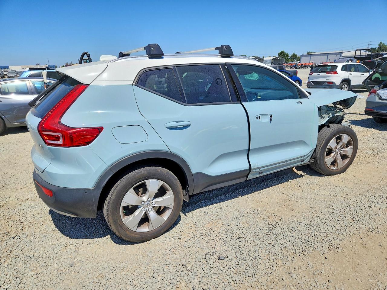 2019 VOLVO XC40 Momentum