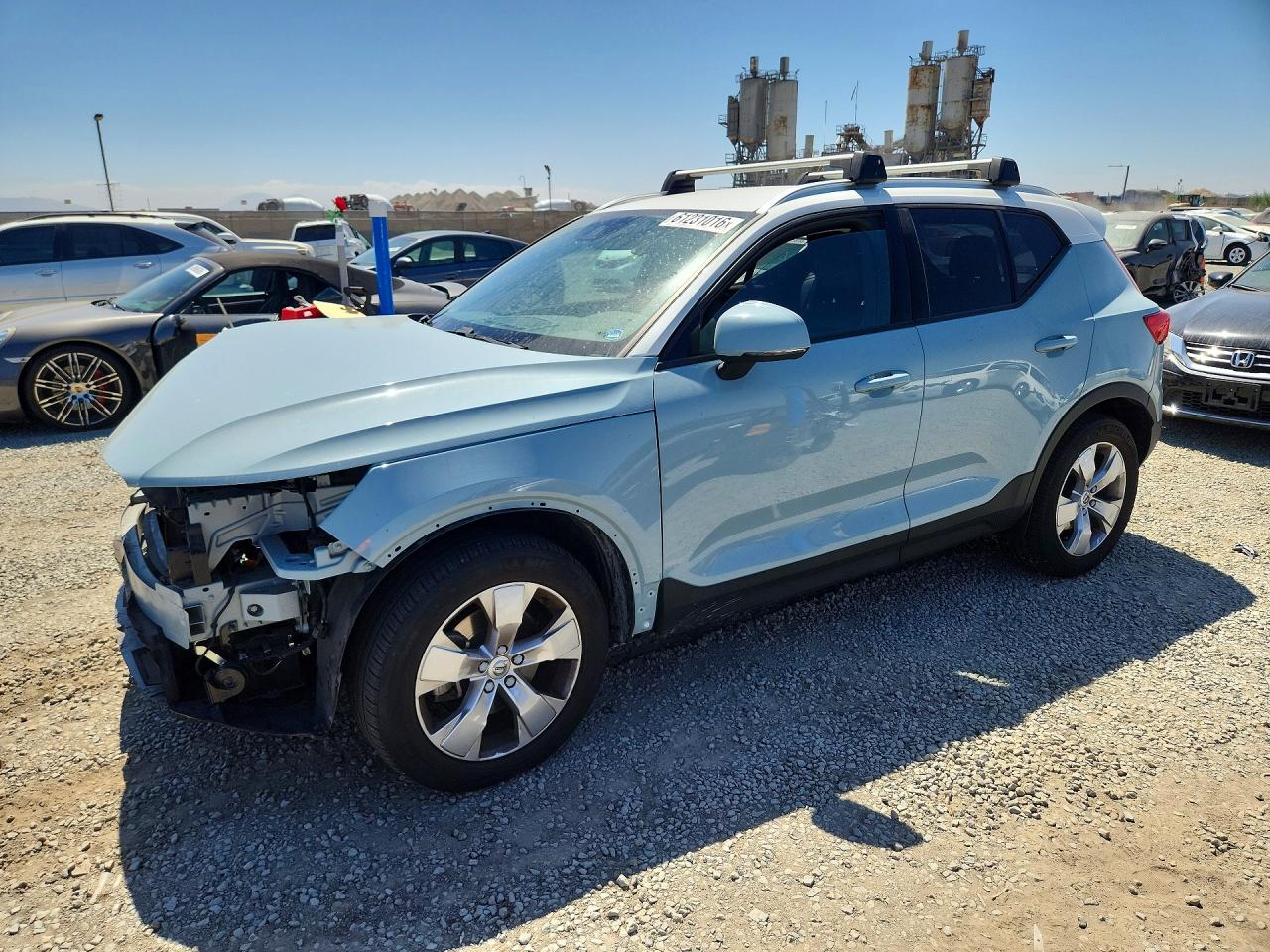 2019 VOLVO XC40 Momentum