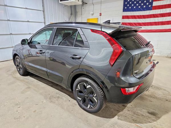 2023 KIA NIRO Wind