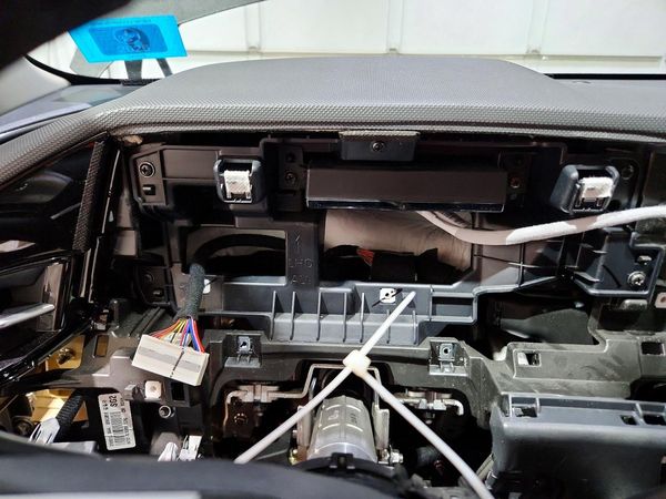 2023 KIA NIRO Wind
