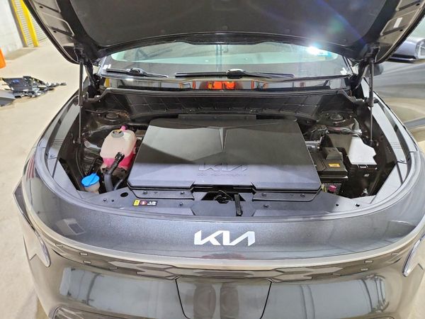 2023 KIA NIRO Wind