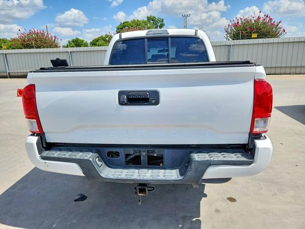 2017 TOYOTA TACOMA