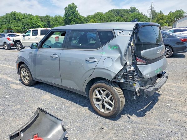 2023 KIA SOUL LX, S