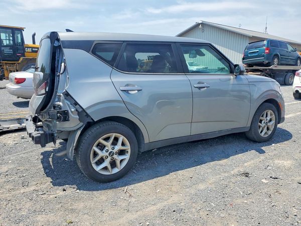 2023 KIA SOUL LX, S