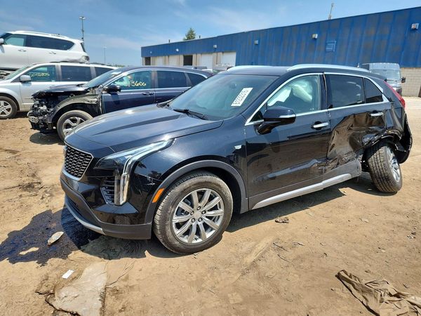 2023 CADILLAC XT4 Premium Luxury
