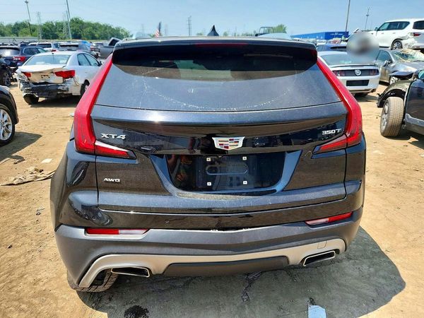 2023 CADILLAC XT4 Premium Luxury