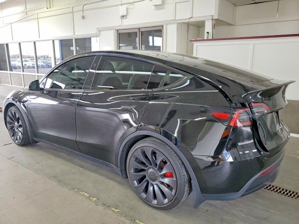 2024 TESLA MODEL Y