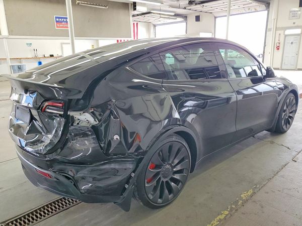 2024 TESLA MODEL Y