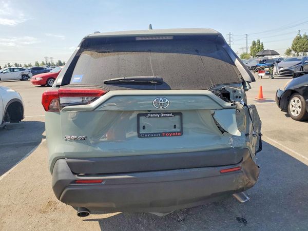 2021 TOYOTA RAV4 XLE