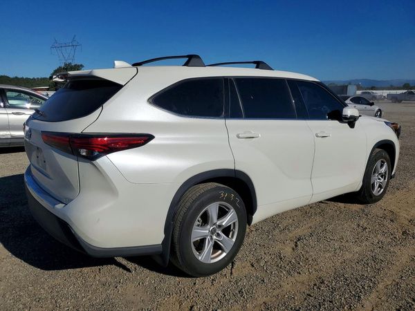 2021 TOYOTA HIGHLANDER LE