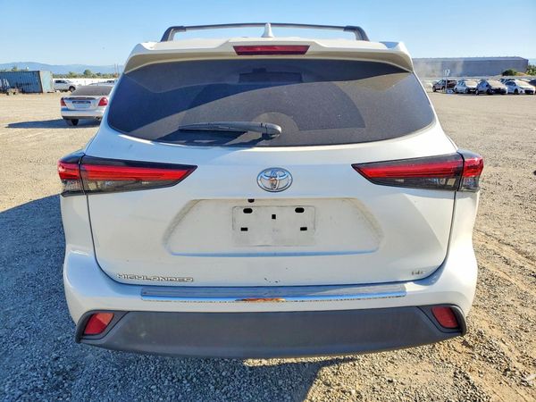 2021 TOYOTA HIGHLANDER LE